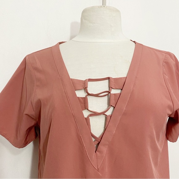 RED brand v-neck lace up silky feel short sleeve woven polyester top M - Picture 2 of 7